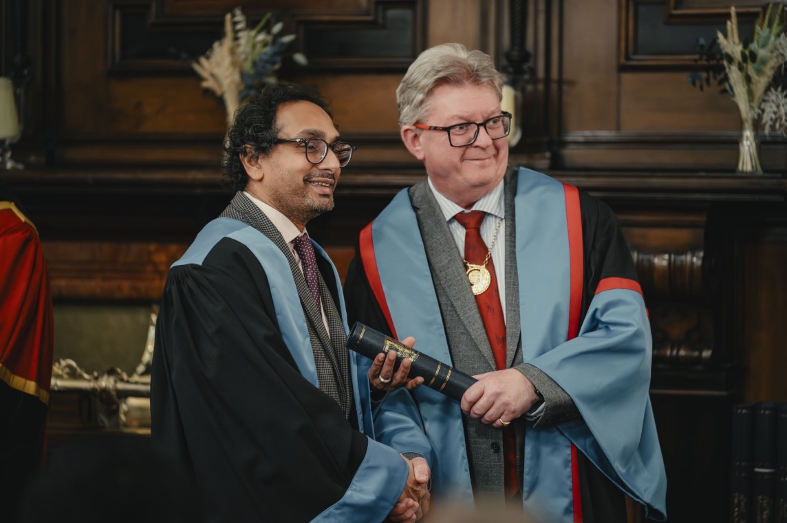 Professor Vasan with Professor David Ross